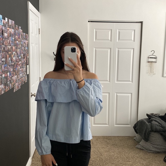 Aritzia Off the Shoulder Shirt - Picture 3 of 3